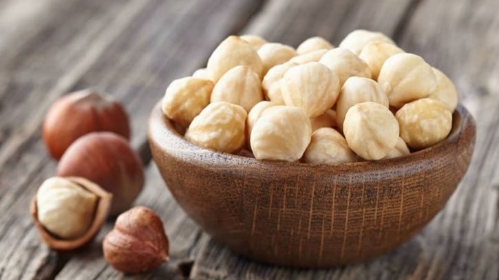 7_health_benefits_of_hazelnuts_that_will_make_you_go_nuts_about_it_1546177588_725x725